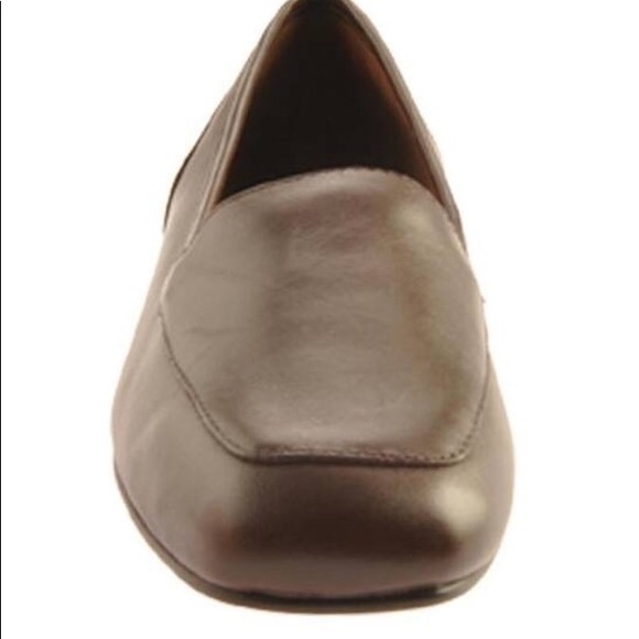 Enzo Angiolini Women's Liberty Loafer,Chocolate - Picture 2 of 8